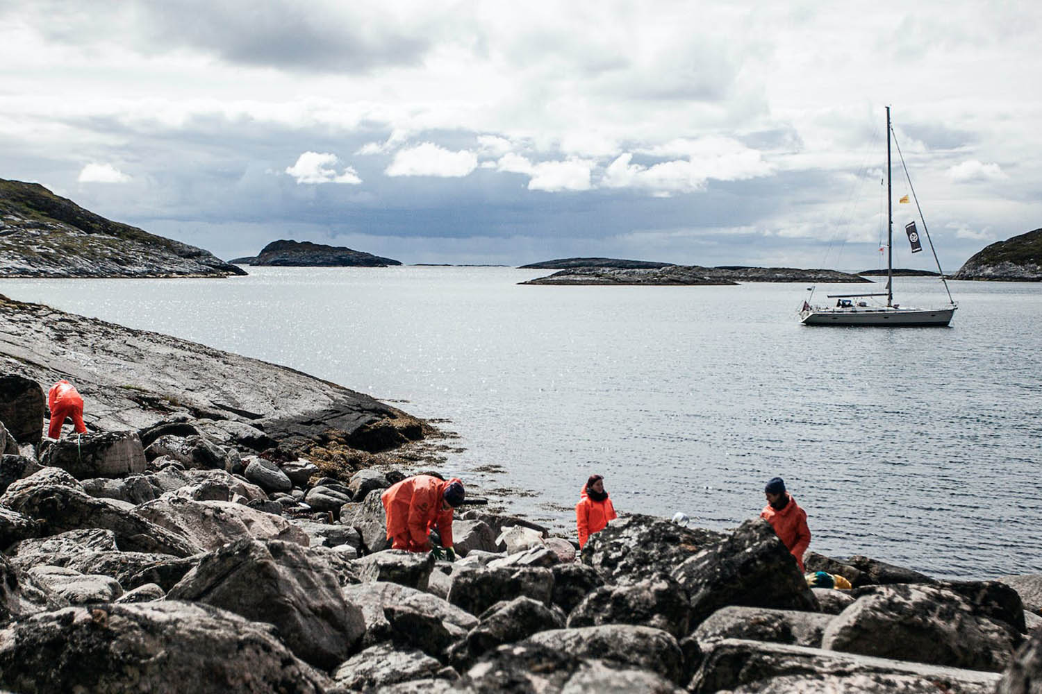 Voyage Navigation - Voile et nettoyage des plages sur les côtes de Helgeland - nettoyage d'une côte inaccessible mais pourtant polluée