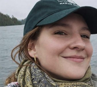 Elodie - guide cétacés certifiée - Guide Canada et Norvège - équipe