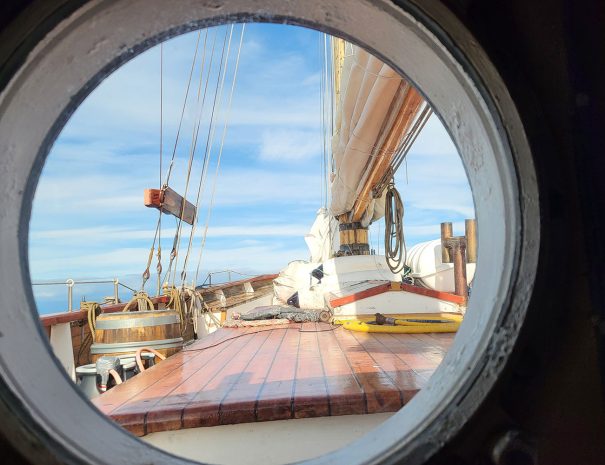 Goxsheim - pont et hublot - traversée de la mer de Barents - expéditions -navigation partenaire