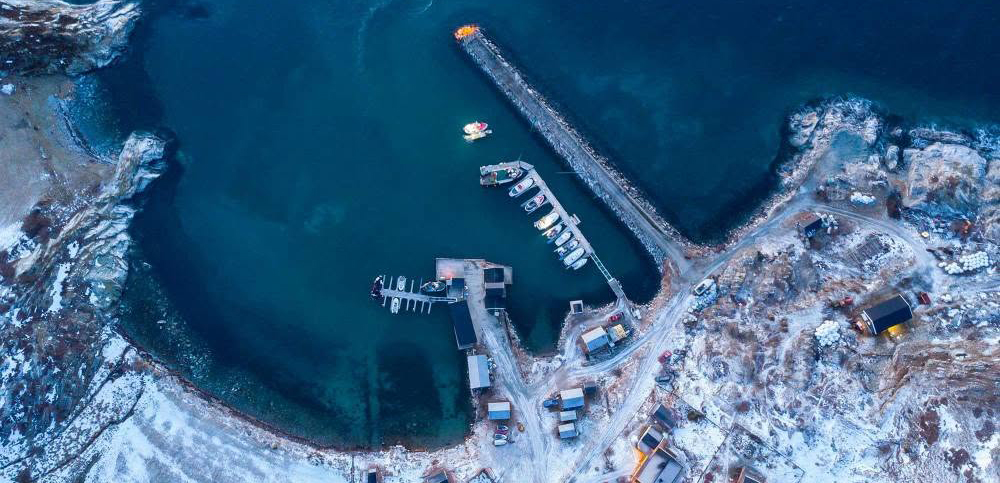 Spildra vue aérienne - port et sauna - croisière scientifique à la voile - Observer et étudier les orques et baleines à bosse de Norvège