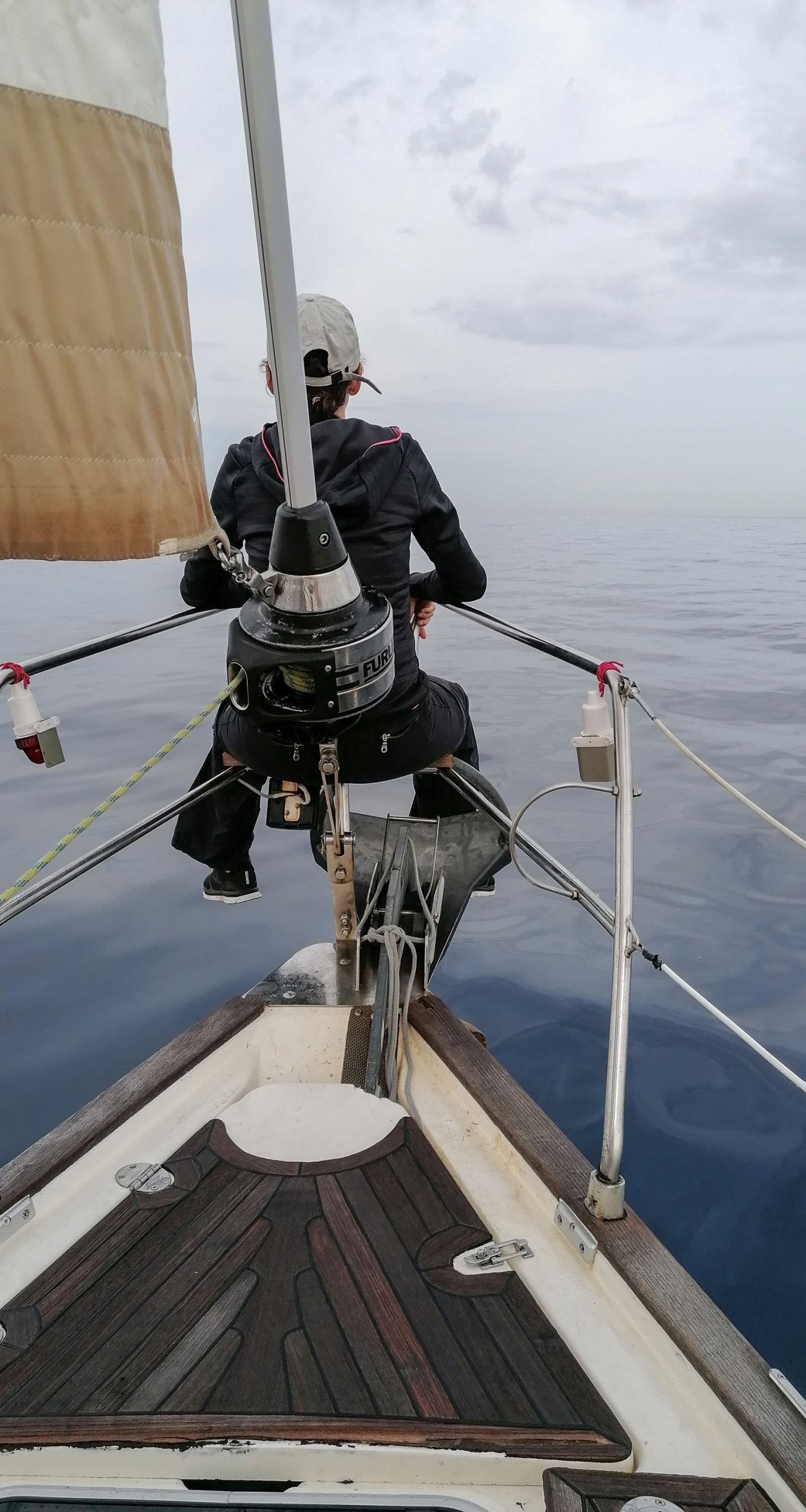 voyage scientifique - baleines à bec et cétacés plongeurs de Corse et de Sardaigne - Quart de navigation entre les côtes provençales et la Corse pour collecter des données